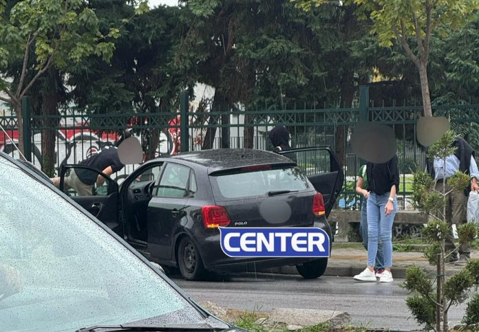 Τροχαίο-υλικών-ζημιών-επί-της-Ερυθρού-Σταυρού-Ανέβηκε-στο-πεζοδρόμιο