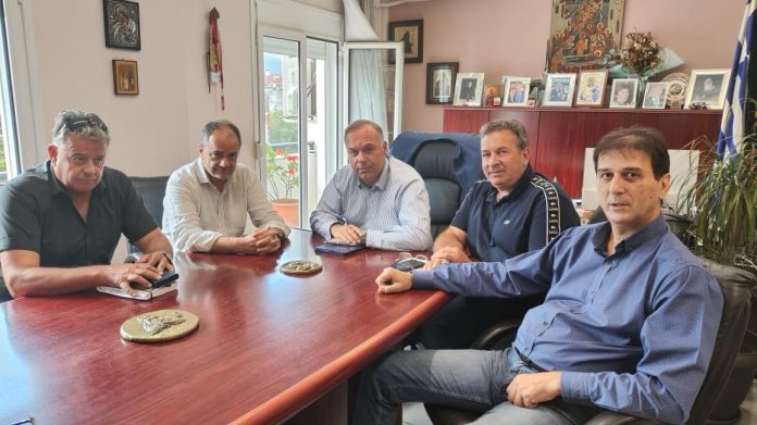 Επίσκεψη-του-Διευθυντή-του-Αναπτυξιακού-Οργανισμού-της-ΠΑΜΘ-στον-Δήμαρχο-Θάσου Επίσκεψη-του-Διευθυντή-του-Αναπτυξιακού-Οργανισμού-της-ΠΑΜΘ-στον-Δήμαρχο-Θάσου