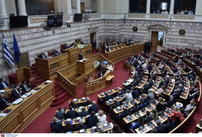 Ένταση-στη-Βουλή:-Η-Κωνσταντοπούλου-διέκοπτε-την-ομιλία-Μητσοτάκη-–-«Έχετε-την-αντιμετώπιση-που-σας-αξίζει»