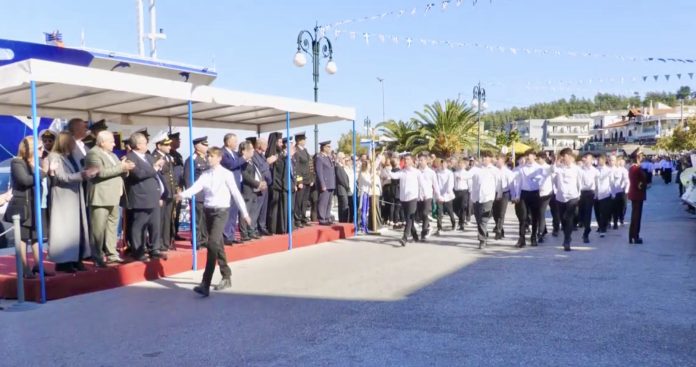 Με-μεγαλοπρέπεια-οι-εκδηλώσεις-για-την-28η-Οκτωβρίου-στη-Θάσο Με-μεγαλοπρέπεια-οι-εκδηλώσεις-για-την-28η-Οκτωβρίου-στη-Θάσο