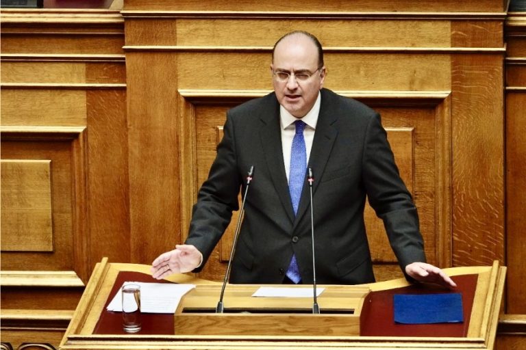 Μακάριος-Λαζαρίδης:-Ανανεώνουμε-την-σχέση-εμπιστοσύνης-Πολιτείας-–-πολιτών-και-στην-Υγεία