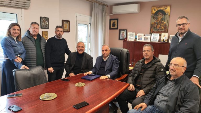 Επίσκεψη-του-νεοεκλεγέντα-Πρόεδρου-του-ΔΣ.-του-Επιμελητηρίου-Καβάλας-στον-Δήμαρχο-Θάσου