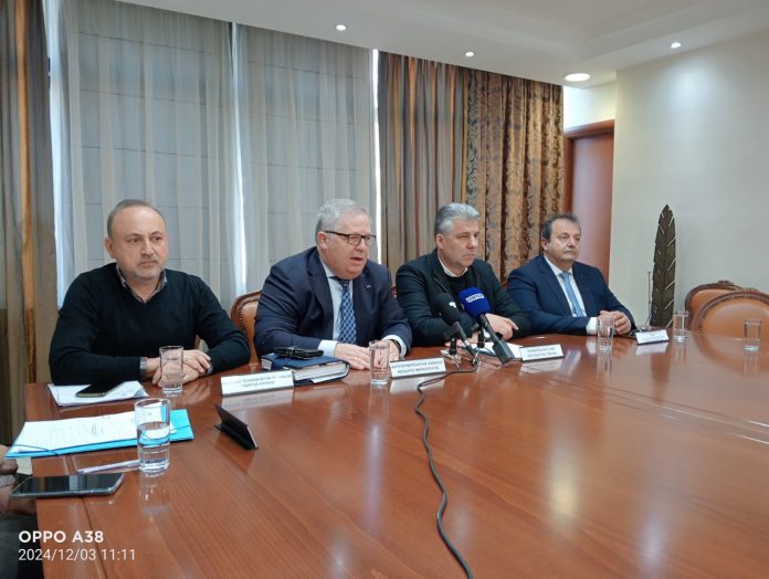 Η-Περιφέρεια-ΑΜΘ-στηρίζει, με-έργα, την-ανάπτυξη-στις-ΠΕ-Καβάλας-&-ΠΕ-Θάσου