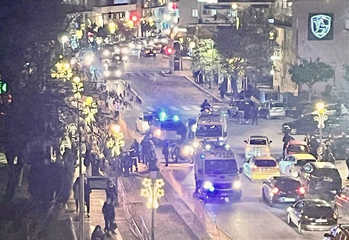 Σύγκρουση-δικύκλων-στην-οδό-Βενιζέλου-με-τραυματίες