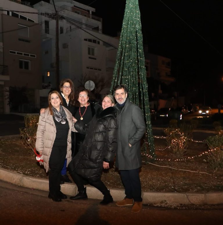 Χριστουγεννιάτικη-γιορτή-στη-συνοικία-της-Νεάπολης