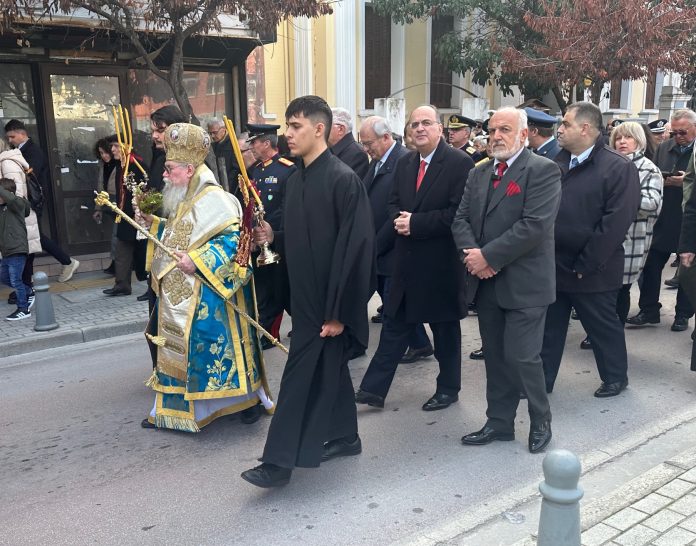 Μακάριος-Λαζαρίδης:-Σε-μια-εποχή-γεμάτη-προκλήσεις,ας-αντλήσουμε-δύναμη-από-το-ανέσπερο-Φως Μακάριος-Λαζαρίδης:-Σε-μια-εποχή-γεμάτη-προκλήσεις,ας-αντλήσουμε-δύναμη-από-το-ανέσπερο-Φως