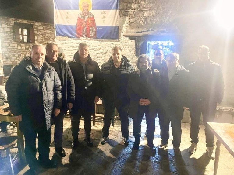 Με-την-παρουσία-του-Περιφερειάρχη-Χριστόδουλου-Τοψίδη-ο-Εσπερινός-του-Αγίου-Αθανασίου-στο-Ιστορικό-Κάστρο-της-Θάσου