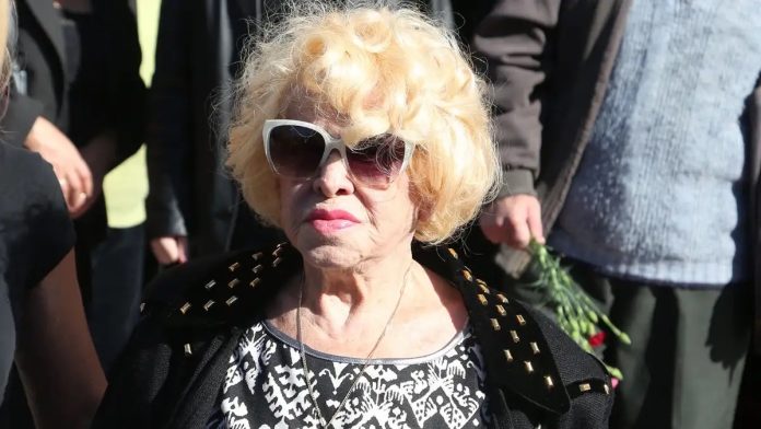 Καίτη-Γκρέυ:-Η-βασίλισσα-του-λαϊκού-τραγουδιού-που-σφράγισε-μια-ολόκληρη-εποχή Καίτη-Γκρέυ:-Η-βασίλισσα-του-λαϊκού-τραγουδιού-που-σφράγισε-μια-ολόκληρη-εποχή