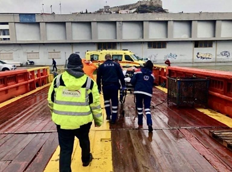 Επείγουσα-διακομιδή-ασθενούς-από-τη-Θάσο-στην-Κεραμωτή-με-το-energean-wave