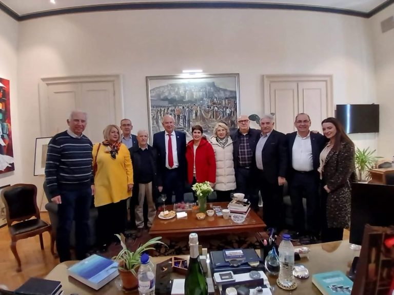 Ευχές-για-την-ονομαστική-του-εορτή-δέχτηκε-ο-Δήμαρχος-Καβάλας,-Θόδωρος-Μουριάδης