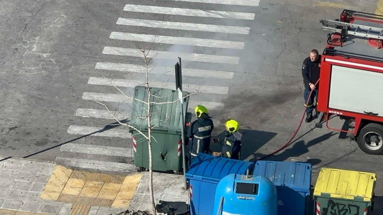 Φωτιά-σε-κάδο-απορριμμάτων-στην-παραλιακή-οδό-της-Καβάλας