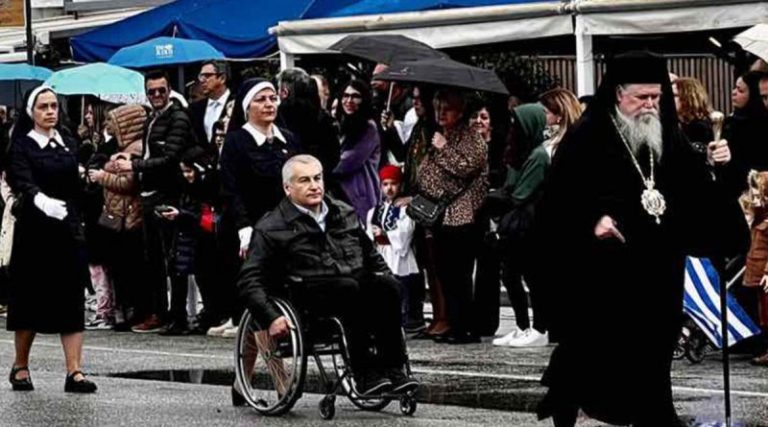 Με-τον-Ερυθρό-Σταυρό-και-τον-Σύλλογο-ΑμεΑ-παρήλασε-ο-Μητροπολίτης-ΦΝΘ-Στέφανος