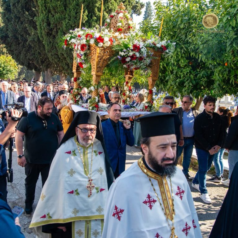 Περιφορά-του-Επιταφίου-στα-Δημοτικά-Κοιμητήρια-Καβάλας