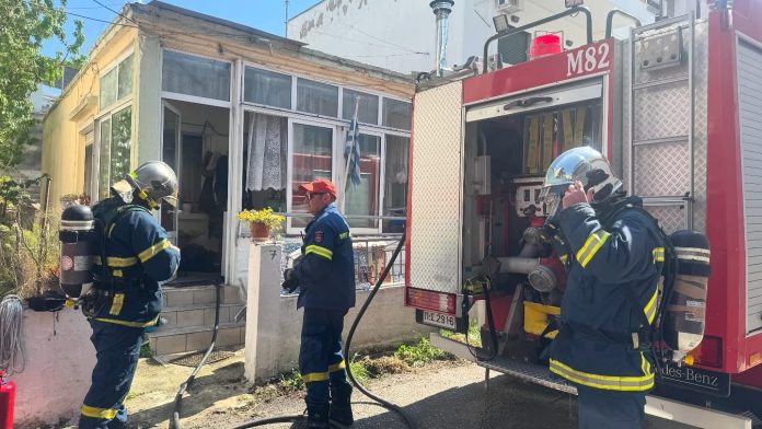 Φωτιά-σε-μονοκατοικία-στο-Περιγιάλι Φωτιά-σε-μονοκατοικία-στο-Περιγιάλι