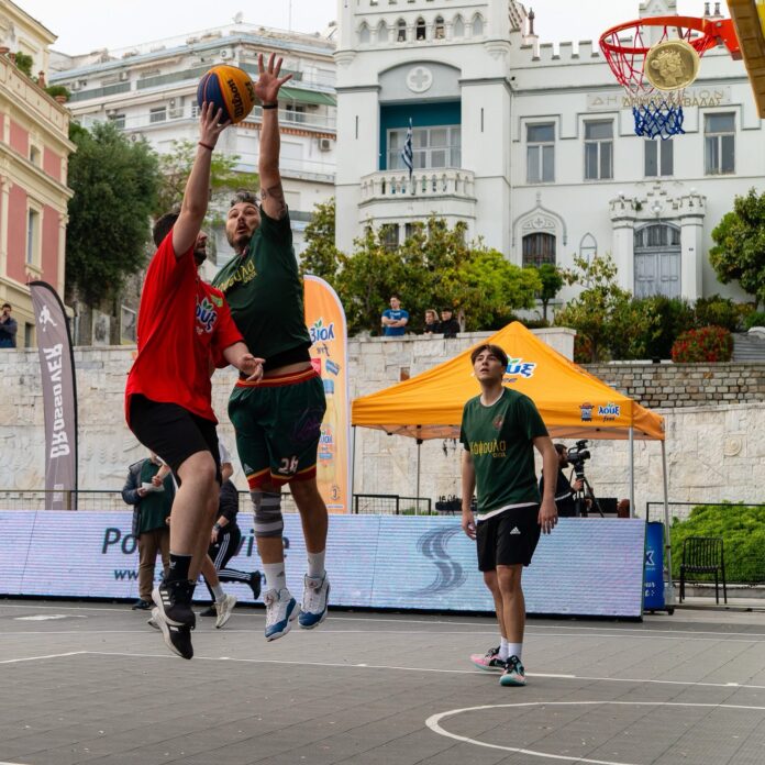 Η-καρδιά-του-street-basketball-χτύπησε-δυνατά-στην-Καβάλα-Το-«loux-gnc-3on3»-μετέτρεψε-την-Καβάλα-σε-γήπεδο-χαράς-και-αθλητισμού