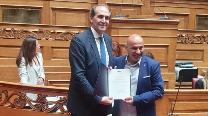 Αιμοδοσία-στη-Βουλή-με-αποτύπωμα-Καβάλας