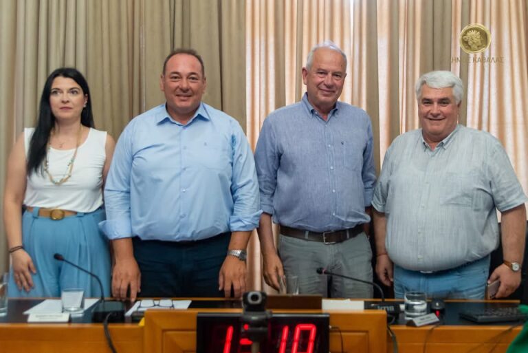 Συνέντευξη-Τύπου-–-Παρουσίαση-των-έργων-που-βρίσκονται-σε-εξέλιξη-/-Προβολή-νέων-έργων-Το-σύνολο-των-έργων-αγγίζει-τα-104250.361-ευρώ-Το-περιβαλλοντικό-και-οικονομικό-αποτύπωμα-της-ΔΕΥΑΚ-Βράβευση-στελεχών-της-Επιχείρησης