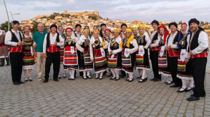 Έλαμψε-από-παράδοση-η-παραλία-της-Καβάλας