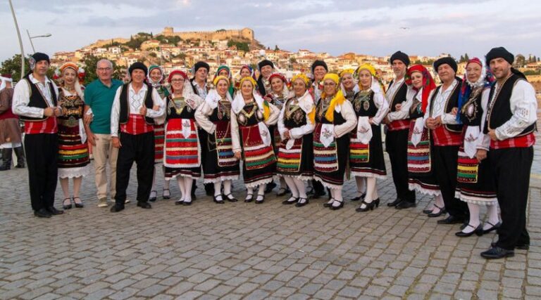 Έλαμψε-από-παράδοση-η-παραλία-της-Καβάλας