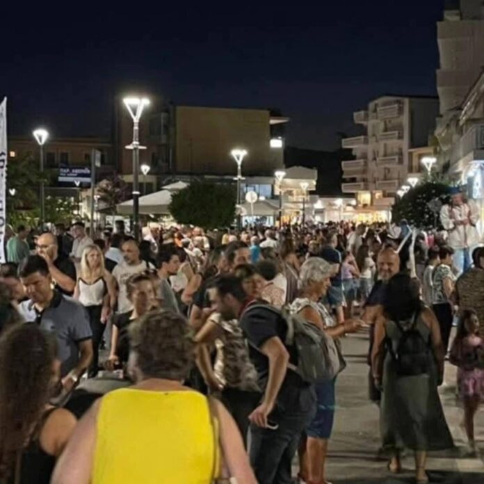 Γέμισε-κόσμο,-μουσική-και-χαμόγελα-η-Λευκή-Νύχτα-στη-Χρυσούπολη Γέμισε-κόσμο,-μουσική-και-χαμόγελα-η-Λευκή-Νύχτα-στη-Χρυσούπολη