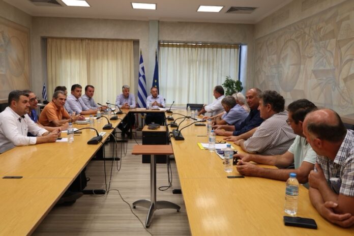 Ο-πρωτογενής-τομέας-στην-Περιφέρεια-Ανατολικής-Μακεδονίας-και-Θράκης,-στο-επίκεντρο-επίσκεψης-του-Υφυπουργού-Αγροτικής-Ανάπτυξης-και-Τροφίμων,-κ.-Χρήστου-Κέλλα Ο-πρωτογενής-τομέας-στην-Περιφέρεια-Ανατολικής-Μακεδονίας-και-Θράκης,-στο-επίκεντρο-επίσκεψης-του-Υφυπουργού-Αγροτικής-Ανάπτυξης-και-Τροφίμων,-κ.-Χρήστου-Κέλλα