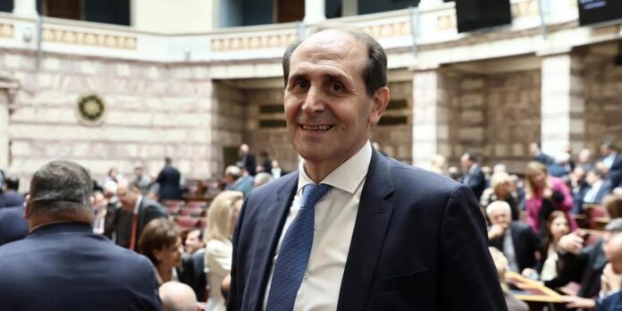 Ανακοπή-καρδιάς-υπέστη-ο-Απόστολος-Βεσυρόπουλος-σε-beach-bar-στη-Χαλκιδική-–-Σε-κρίσιμη-κατάσταση-στο-νοσοκομείο Ανακοπή-καρδιάς-υπέστη-ο-Απόστολος-Βεσυρόπουλος-σε-beach-bar-στη-Χαλκιδική-–-Σε-κρίσιμη-κατάσταση-στο-νοσοκομείο