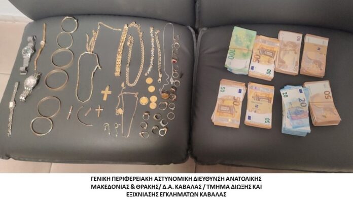 Συνελήφθησαν-από-αστυνομικούς-του-Τμήματος-Δίωξης-και-Εξιχνίασης-Εγκλημάτων-Καβάλας-3-ημεδαποί-που-διέπραξαν-απάτες-σε-βάρος-πολιτών-στην-Καβάλα