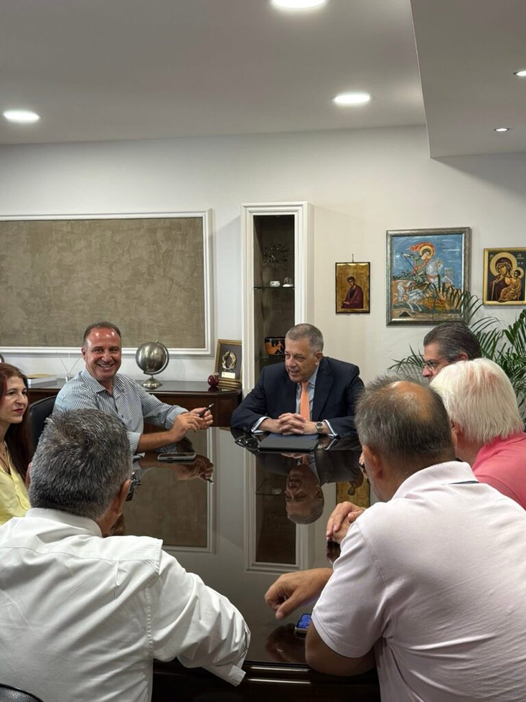 Συνάντηση-στο-Δημαρχείο-Παγγαίου-με-τον-Υφυπουργό-Υποδομών-&-Μεταφορών-Νικόλαο-Ταχιάο-και-τον-Γενικό-Γραμματέα-Δασών-Ευστάθιο-Σταθόπουλο