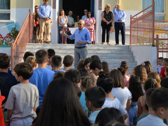 Ο-Δήμαρχος-Καβάλας-Θόδωρος-Μουριάδης-στις-τελετές-αγιασμού-για-την-έναρξη-της-νέας-σχολικής-χρονιάς Ο-Δήμαρχος-Καβάλας-Θόδωρος-Μουριάδης-στις-τελετές-αγιασμού-για-την-έναρξη-της-νέας-σχολικής-χρονιάς
