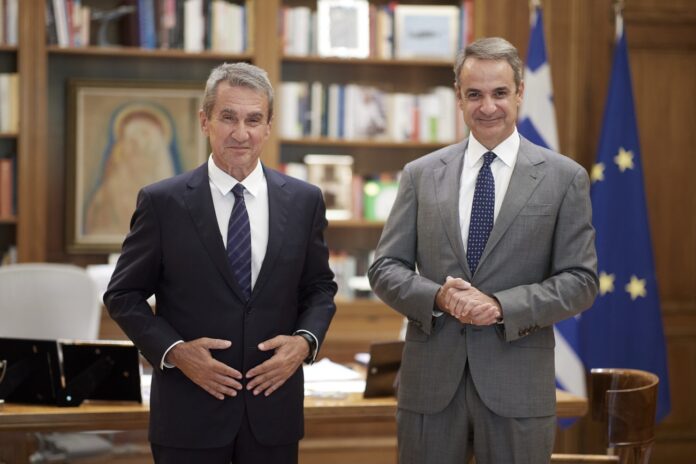 Ο-Μητσοτάκης-καλωσορίζει-τον-Λοβέρδο-στη-ΝΔ:-Μακριά-από-ταμπέλες-και-δόγματα,-ενώνουμε-τις-προσπάθειές-μας Ο-Μητσοτάκης-καλωσορίζει-τον-Λοβέρδο-στη-ΝΔ:-Μακριά-από-ταμπέλες-και-δόγματα,-ενώνουμε-τις-προσπάθειές-μας