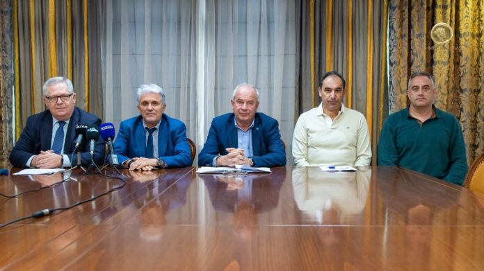 Υπογραφή-μνημονίου-συνεργασίας-για-την-παραχώρηση-χρήσης-και-τη-λειτουργία-των-αθλητικών-εγκαταστάσεων-στον-χώρο-της-Πανεπιστημιούπολης-Καβάλας Υπογραφή-μνημονίου-συνεργασίας-για-την-παραχώρηση-χρήσης-και-τη-λειτουργία-των-αθλητικών-εγκαταστάσεων-στον-χώρο-της-Πανεπιστημιούπολης-Καβάλας