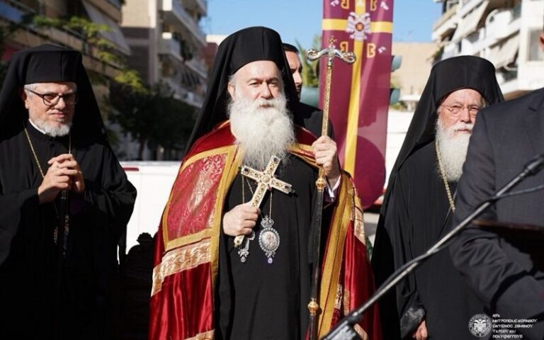 “Άξιος”:-Με-πλήθος-πιστών-από-την-Καβάλα-και-σε-κλίμα-θρησκευτικής-ευλάβειας-και-συγκίνησης,-η-ενθρόνιση-του-νέου-Μητροπολίτη-Κορίνθου,κκ.-Παύλου