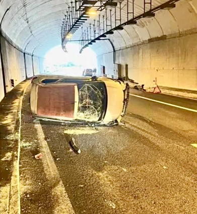 Τροχαίο-ατύχημα-για-την-Πηγή-Δεβετζή-σε-τούνελ-της-Εγνατίας-Οδού Τροχαίο-ατύχημα-για-την-Πηγή-Δεβετζή-σε-τούνελ-της-Εγνατίας-Οδού
