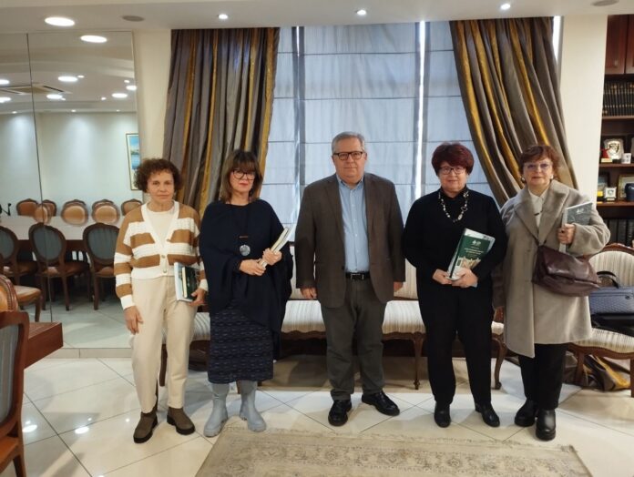 Συνάντηση-του-νεοσύστατου-Συλλόγου-Φίλοι-Δημοτικής-Βιβλιοθήκης-Καβάλας-με-τον-Αντιπεριφερειάρχη-Καβάλας