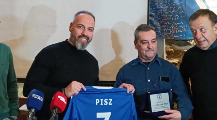 Ο-Λέσεκ-Πις-στην-κοπή-της-πίτας-της-ΠΑΕ-ΑΟΚ Ο-Λέσεκ-Πις-στην-κοπή-της-πίτας-της-ΠΑΕ-ΑΟΚ