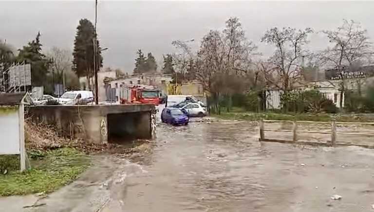 Παρέμβαση-της-Πυροσβεστικής-στο-Περιγιάλι-λόγω-αυξημένης-στάθμης-υδάτων-σε-ιρλανδική-διάβαση
