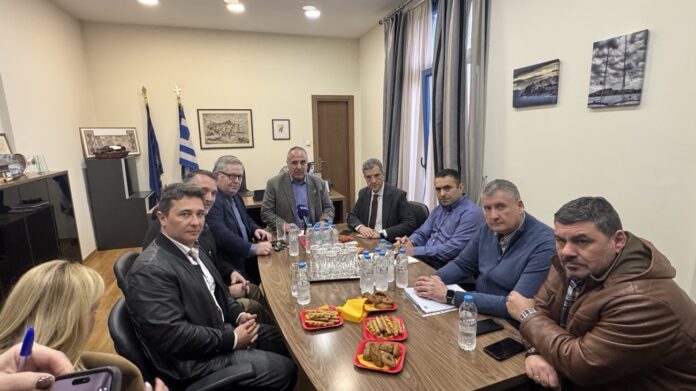 Θεσμική-συνάντηση-στο-Επιμελητήριο-Καβάλας-με-τον-Ευρωβουλευτή-Γιώργο-Αυτιά-για-τη-στήριξη-της-τοπικής-επιχειρηματικότητας Θεσμική-συνάντηση-στο-Επιμελητήριο-Καβάλας-με-τον-Ευρωβουλευτή-Γιώργο-Αυτιά-για-τη-στήριξη-της-τοπικής-επιχειρηματικότητας