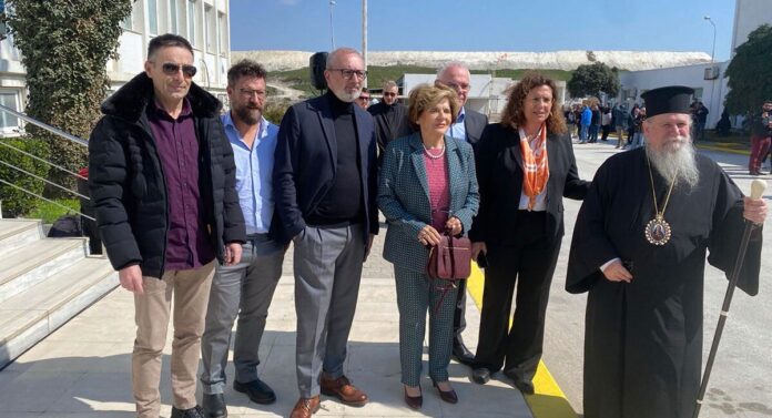 Ο-αγιασμός-των-εγκαταστάσεων-της-λιπασματοβιομηχανίας-kavala-solutions,-παρουσία-φορέων-και-των-εργαζομένων-του-εργοστασίου-και-της-κ.-Λαυρεντιάδου