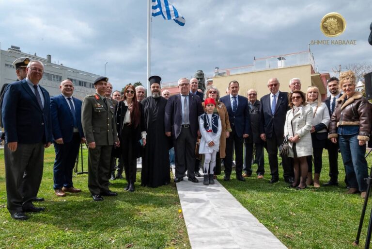 Επιμνημόσυνη-δέηση-και-κατάθεση-στεφάνων-στην-προτομή-του-Θεόδωρου-Κολοκοτρώνη