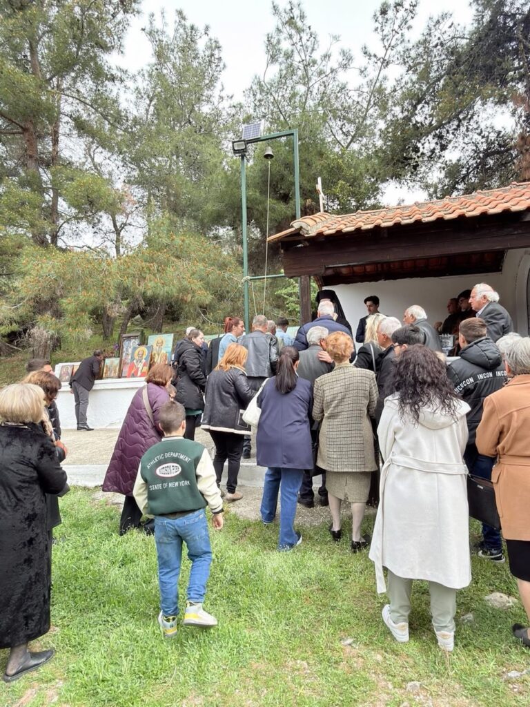 Ελευθερές-Παγγαίου:-Αναβίωσε-με-συγκίνηση-το-πατροπαράδοτο-έθιμο-«Μαζίδια»-την-Τρίτη-του-Πάσχα