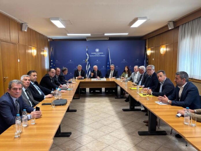 Σύσκεψη-στο-υπουργείο-για-τα-Τενάγη-Φιλίππων-–-στο-τραπέζι-λύσεις-και-αποζημιώσεις-για-τους-αγρότες Σύσκεψη-στο-υπουργείο-για-τα-Τενάγη-Φιλίππων-–-στο-τραπέζι-λύσεις-και-αποζημιώσεις-για-τους-αγρότες