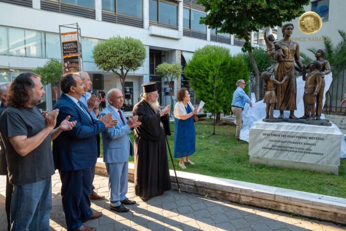 Αποκαλυπτήρια-σύνθεσης-(άγαλμα)-πολύτεκνης-μητέρας-στην-πλατεία-Κονσουλίδη