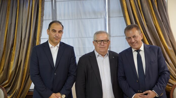 Στην-ΠΕ-Καβάλας-ο-Υπουργός-Γιάννης-Βρούτσης-με-Ολυμπιονίκες-και-κορυφαίους-αθλητές-«Έργα-28,5-εκατ.-ευρώ-για-τις-αθλητικές-υποδομές-της-Καβάλας-–-Στο-τέλος-του-2027-η-εικόνα-θα-είναι-ασύγκριτα-καλύτερη» Στην-ΠΕ-Καβάλας-ο-Υπουργός-Γιάννης-Βρούτσης-με-Ολυμπιονίκες-και-κορυφαίους-αθλητές-«Έργα-28,5-εκατ.-ευρώ-για-τις-αθλητικές-υποδομές-της-Καβάλας-–-Στο-τέλος-του-2027-η-εικόνα-θα-είναι-ασύγκριτα-καλύτερη»