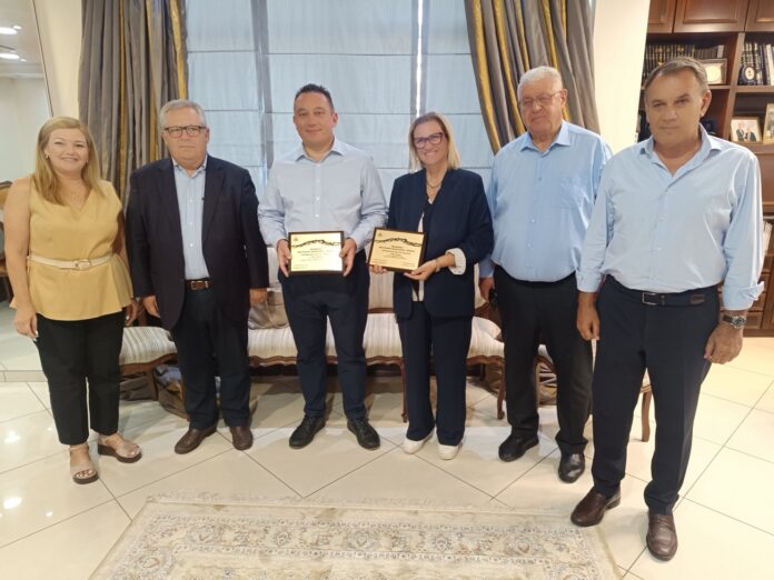 Συνάντηση-του-Αντιπεριφερειάρχη-Καβάλας-Θόδωρου-Μαρκόπουλου-με-την-Υφυπουργό-Περιβάλλοντος-και-Ενέργειας-κ-Μαριλένα-Σούκουλη-και-τον-Υφυπουργό-Παιδείας,-Θρησκευμάτων-και-Αθλητισμού-κ.-Κωνσταντίνο-Βλάση Συνάντηση-του-Αντιπεριφερειάρχη-Καβάλας-Θόδωρου-Μαρκόπουλου-με-την-Υφυπουργό-Περιβάλλοντος-και-Ενέργειας-κ-Μαριλένα-Σούκουλη-και-τον-Υφυπουργό-Παιδείας,-Θρησκευμάτων-και-Αθλητισμού-κ.-Κωνσταντίνο-Βλάση