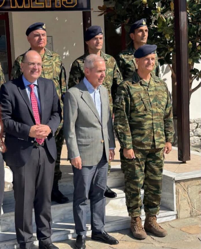 Ο-Υφυπουργός-Εθνικής-Άμυνας-Θανάσης-Δαβάκης-επισκέφθηκε-την-193-ΜΠΕΠ-mlrs-στην-Ελευθερούπολη Ο-Υφυπουργός-Εθνικής-Άμυνας-Θανάσης-Δαβάκης-επισκέφθηκε-την-193-ΜΠΕΠ-mlrs-στην-Ελευθερούπολη