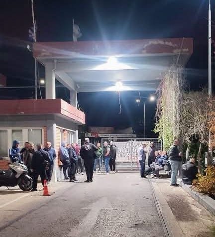 Χωρίς-ψάρια-και-σήμερα-η-Ιχθυόσκαλα-–-Στο-πλευρό-των-επαγγελματιών-αλιέων-οι-ιχθυοπώλες Χωρίς-ψάρια-και-σήμερα-η-Ιχθυόσκαλα-–-Στο-πλευρό-των-επαγγελματιών-αλιέων-οι-ιχθυοπώλες